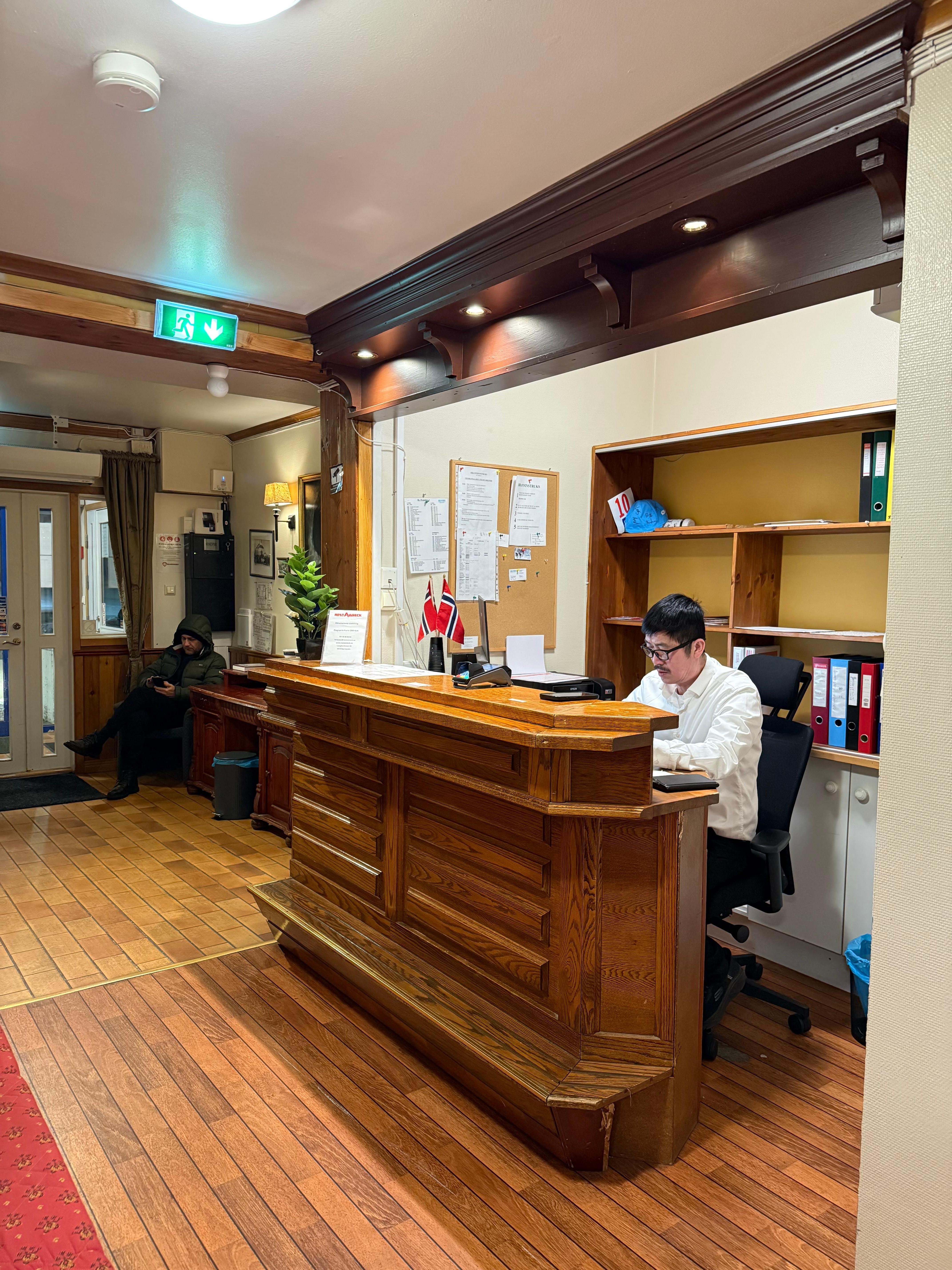 Reception, often fails to fill water for coffee/tea