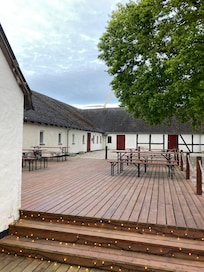 Utebord på innergården