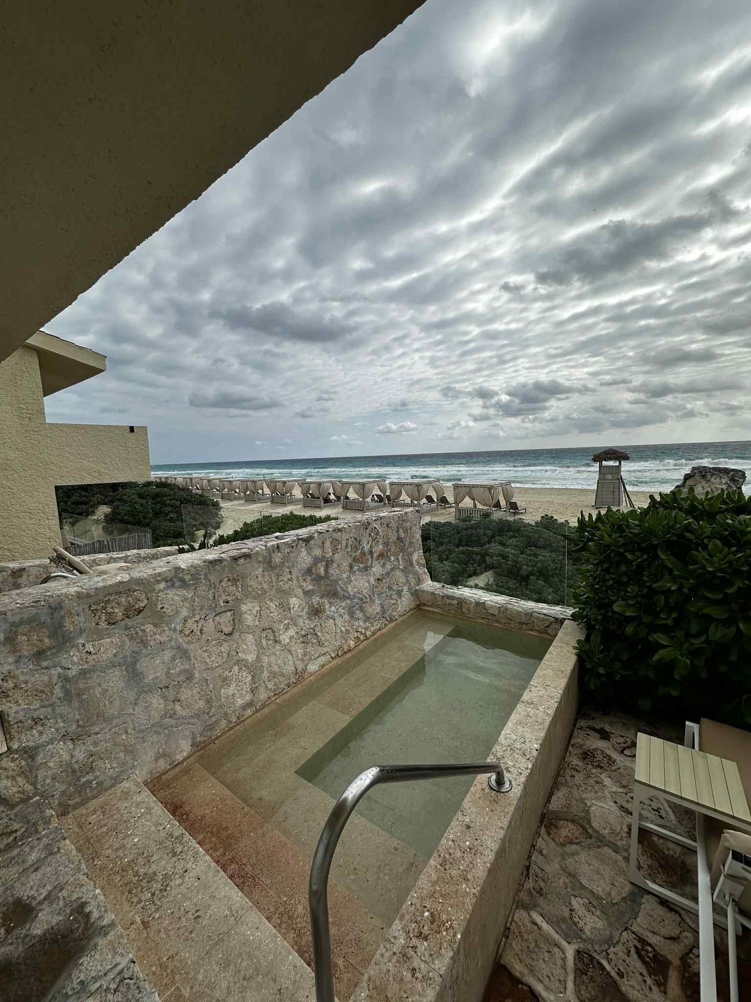 Plunge pool om our deck