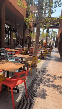 Shopping mall close to the hotel, just few minutes walk. This made the location a great location with easy access to connect to Alicante city.
