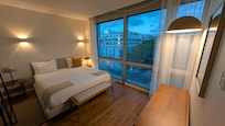 Bedroom with a king size bed