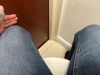 Size of en-suite toilet - at 5’3” I couldn’t get my hand down from knee to door