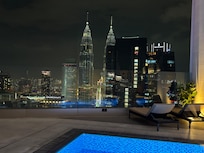 夜のエントランス