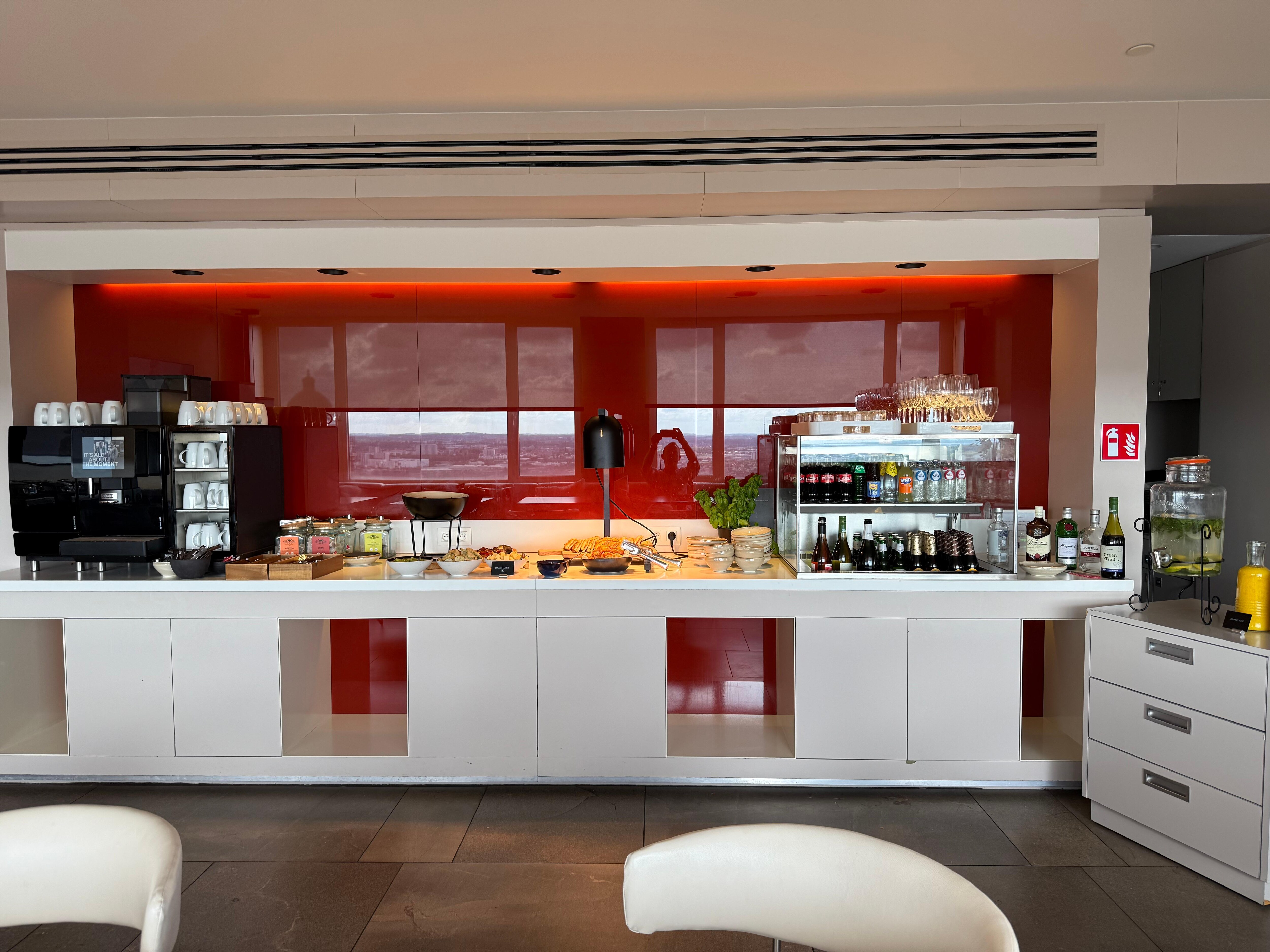 24th floor lounge 