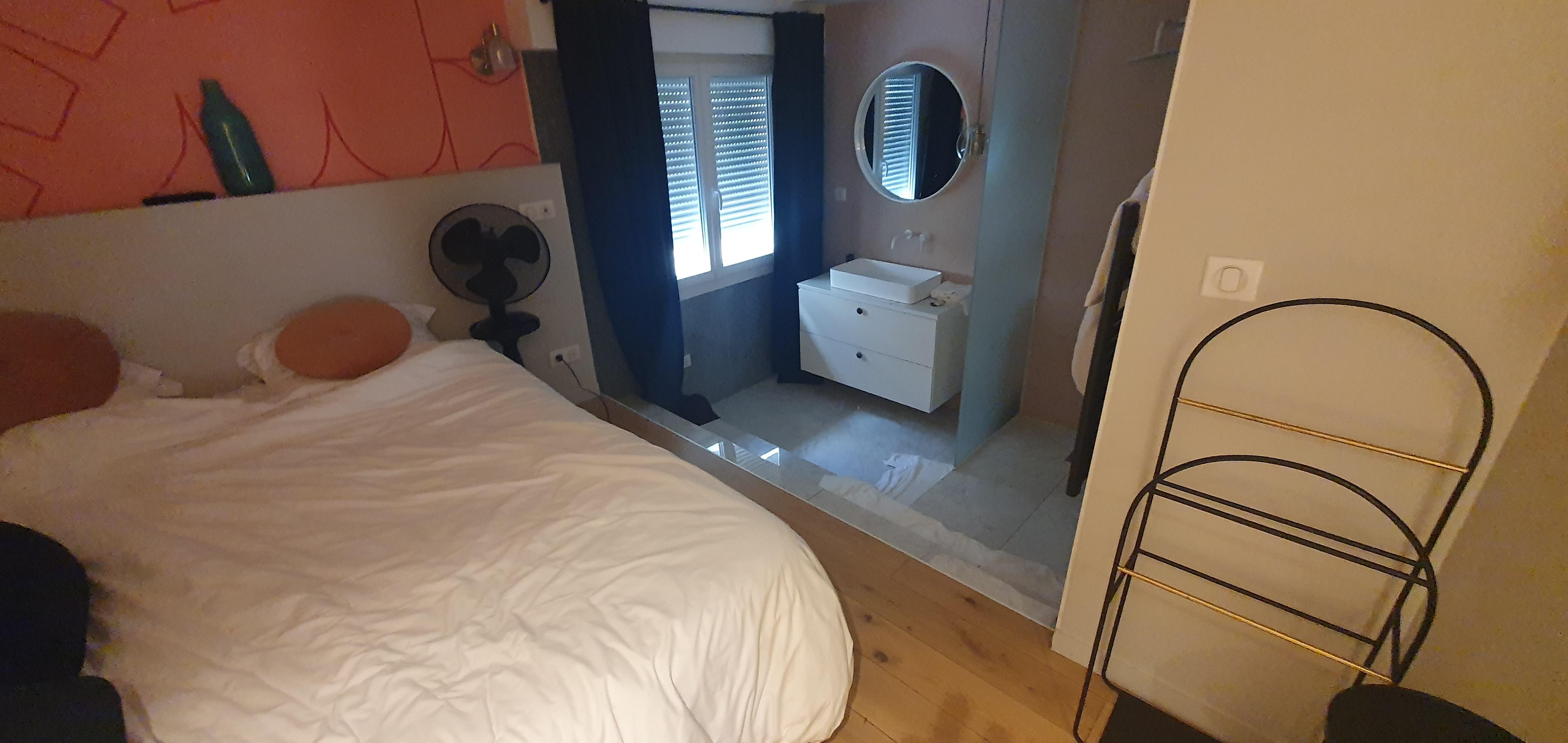 Bedroom + bathroom (no toilet) - no doors, so pretty unusable