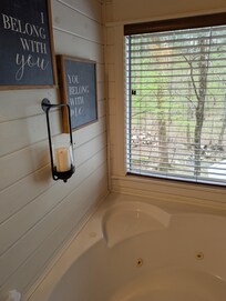 Upstairs bathroom jetted tub.
