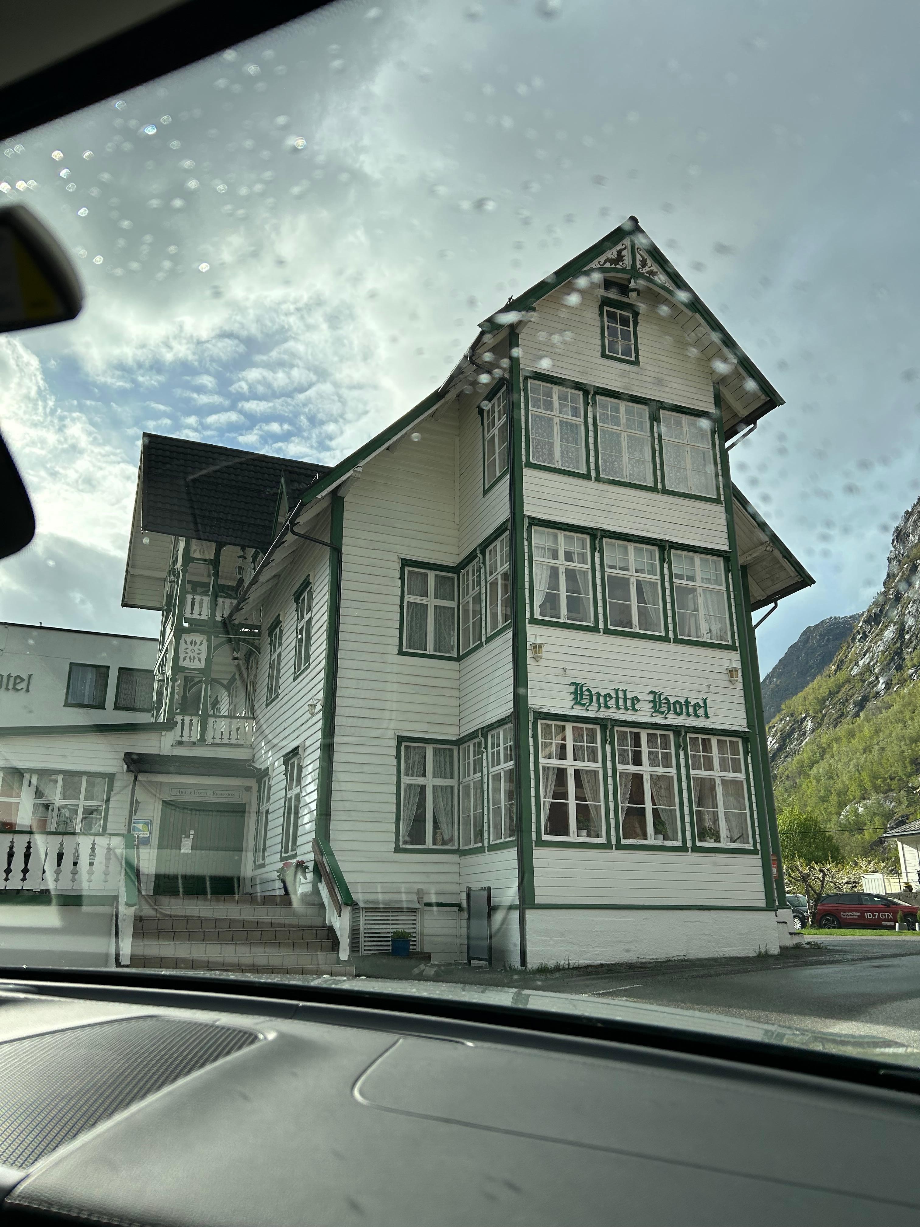 Hjelle Hotel