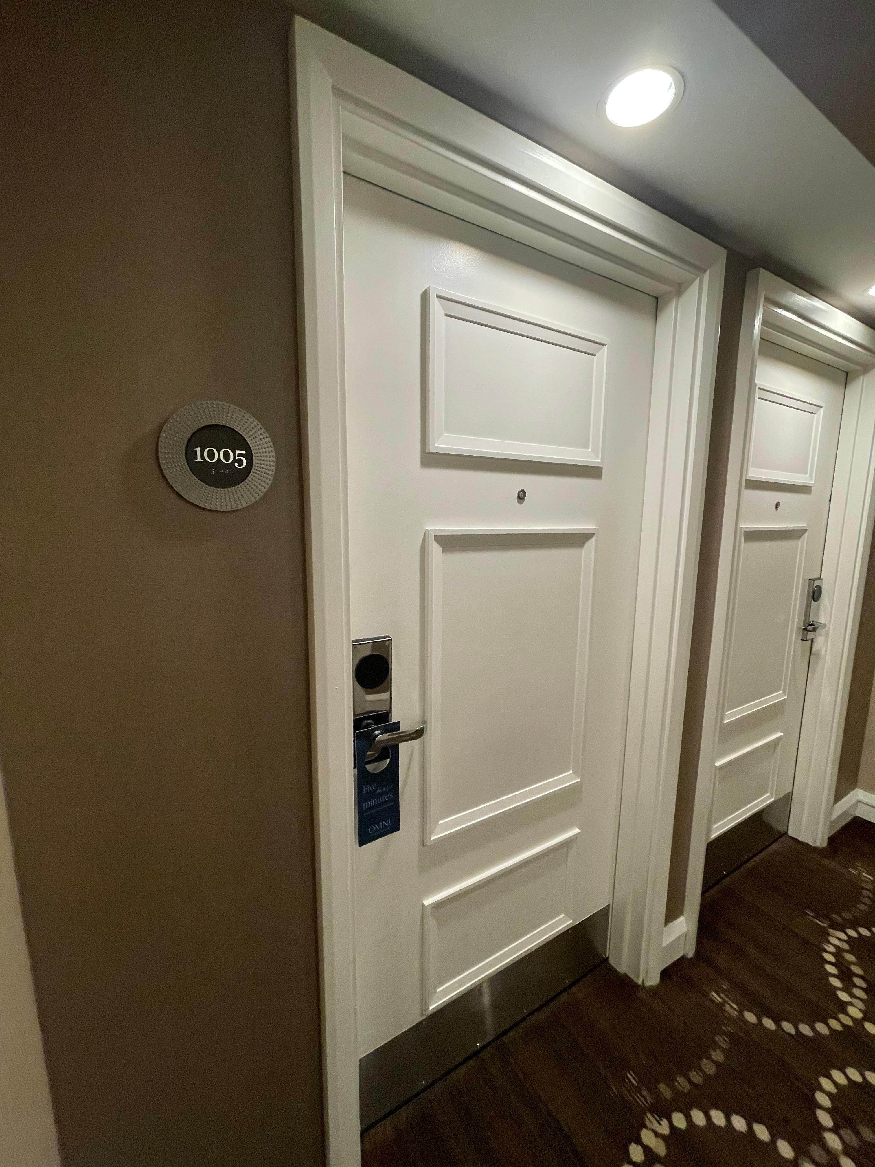 The room we stay have two queen bed