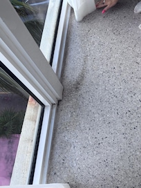 Water ingress along the windows