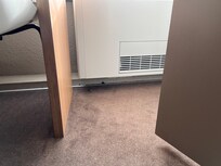 Der Boden unter der Heizung