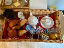 jeden morgen bringt Mr Bruno das leckere Frühstück persönlich vorbei!