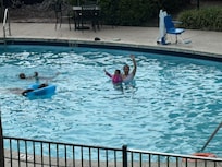 Disfrutar d la piscina a cualquier hora y con toallas limpias en todo momento