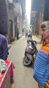 Old Delhi is rough. Did not feel safe and our guide was uncomfortable for our safety.