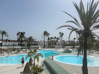 Schöne Poollandschaft