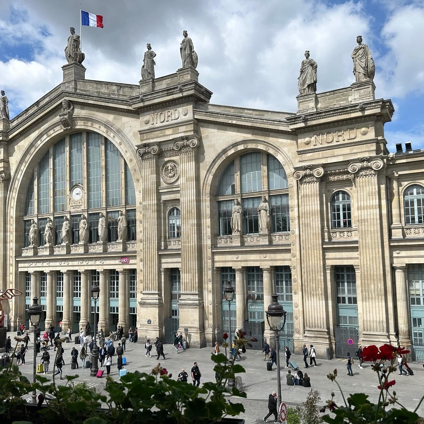 Utsikt fra balkongen i 2. etg - Gare du Nord.
