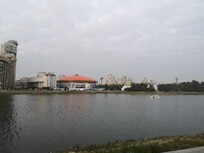DIVS hotel on the left
