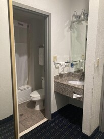 La salle de bain, cool, tout y est.