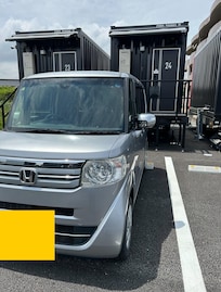 目の前に停められます