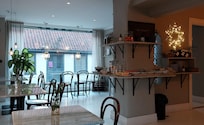 breakfast room