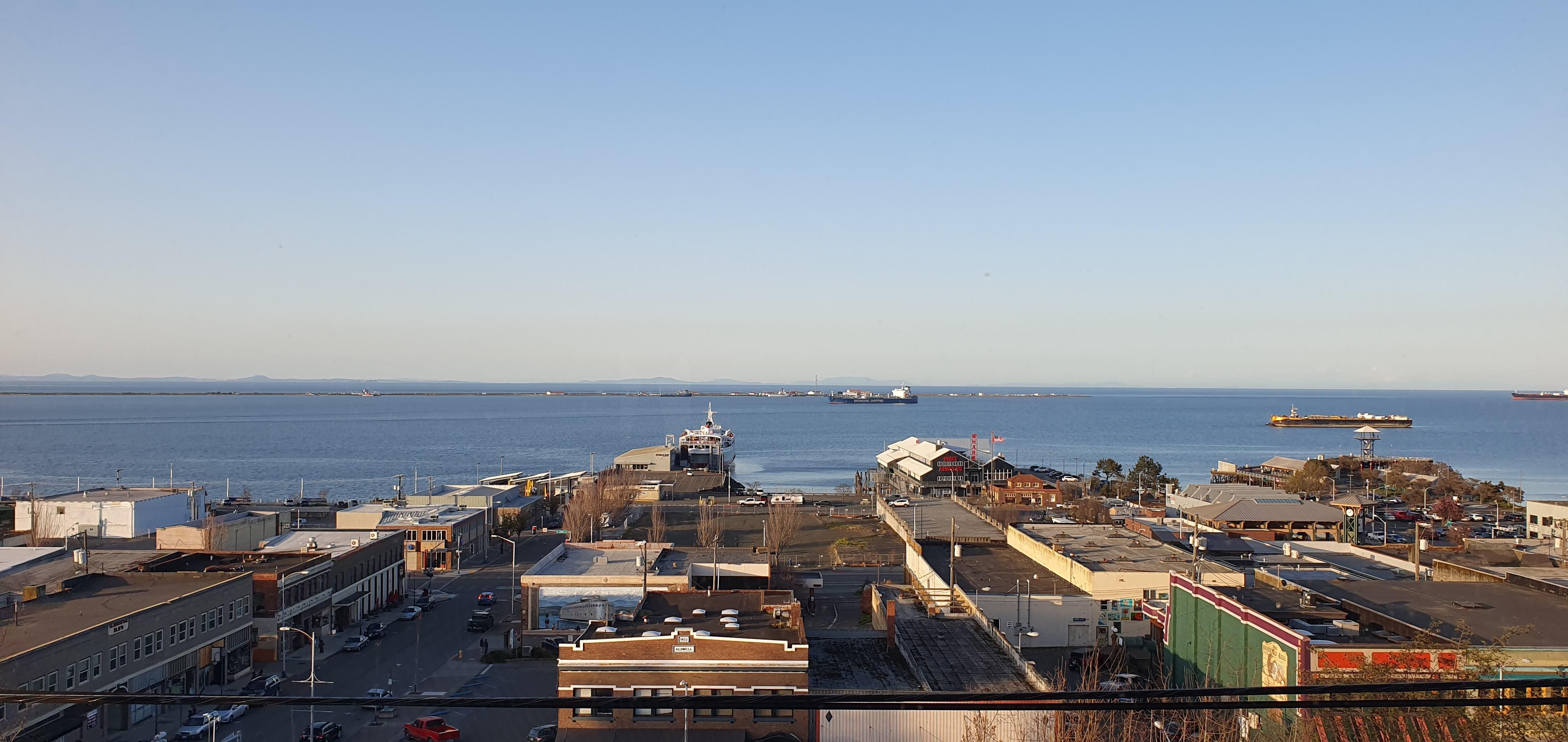 Vue sur le port depuis notre chambre