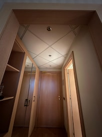 燈膽壞晒全部唔換