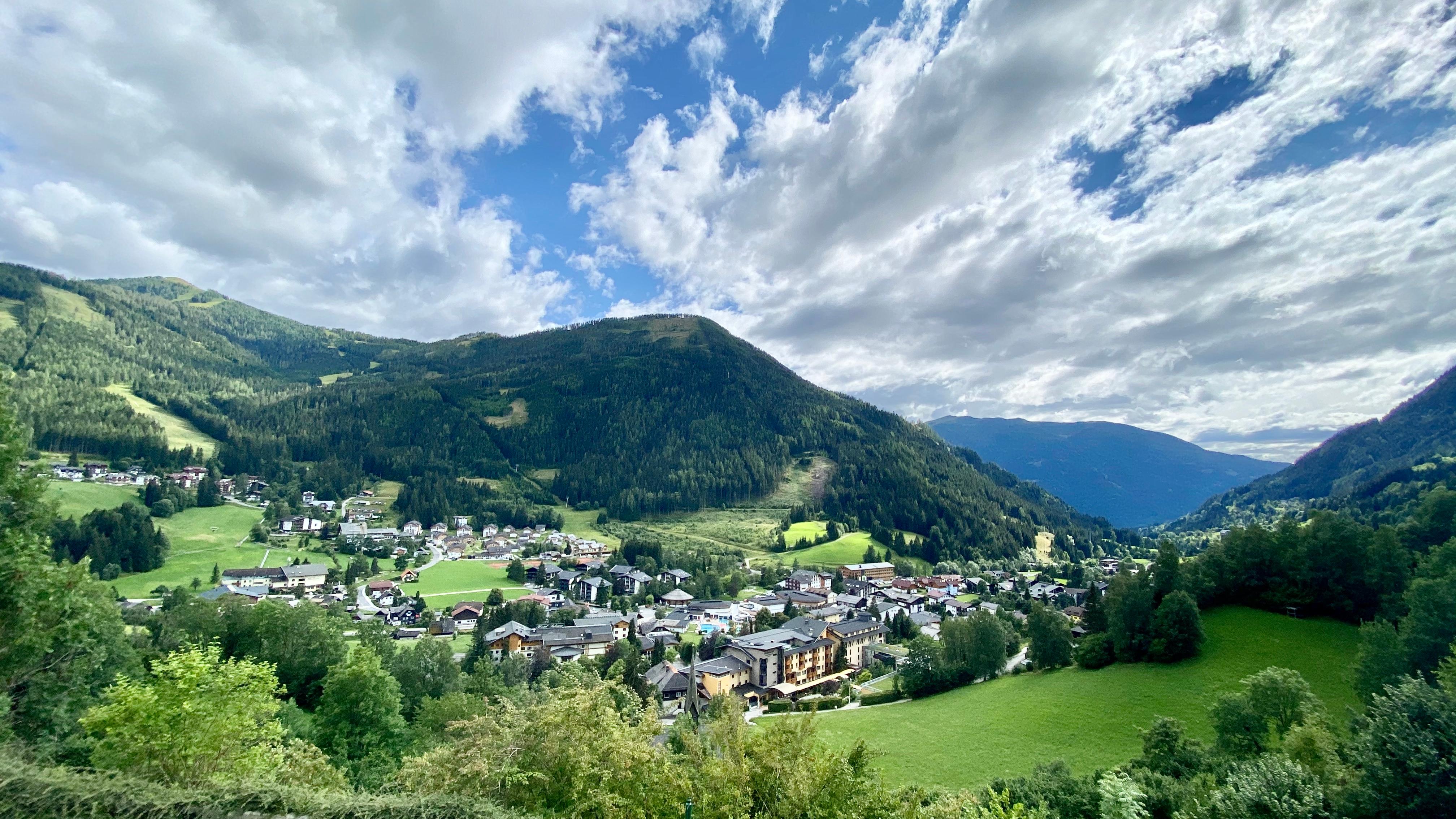 Bad Kleinkirchheim Ortsteil mit Hotel Pulverer