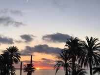 A privilege to admire an extraordinary sunrise after a whole night clubbing