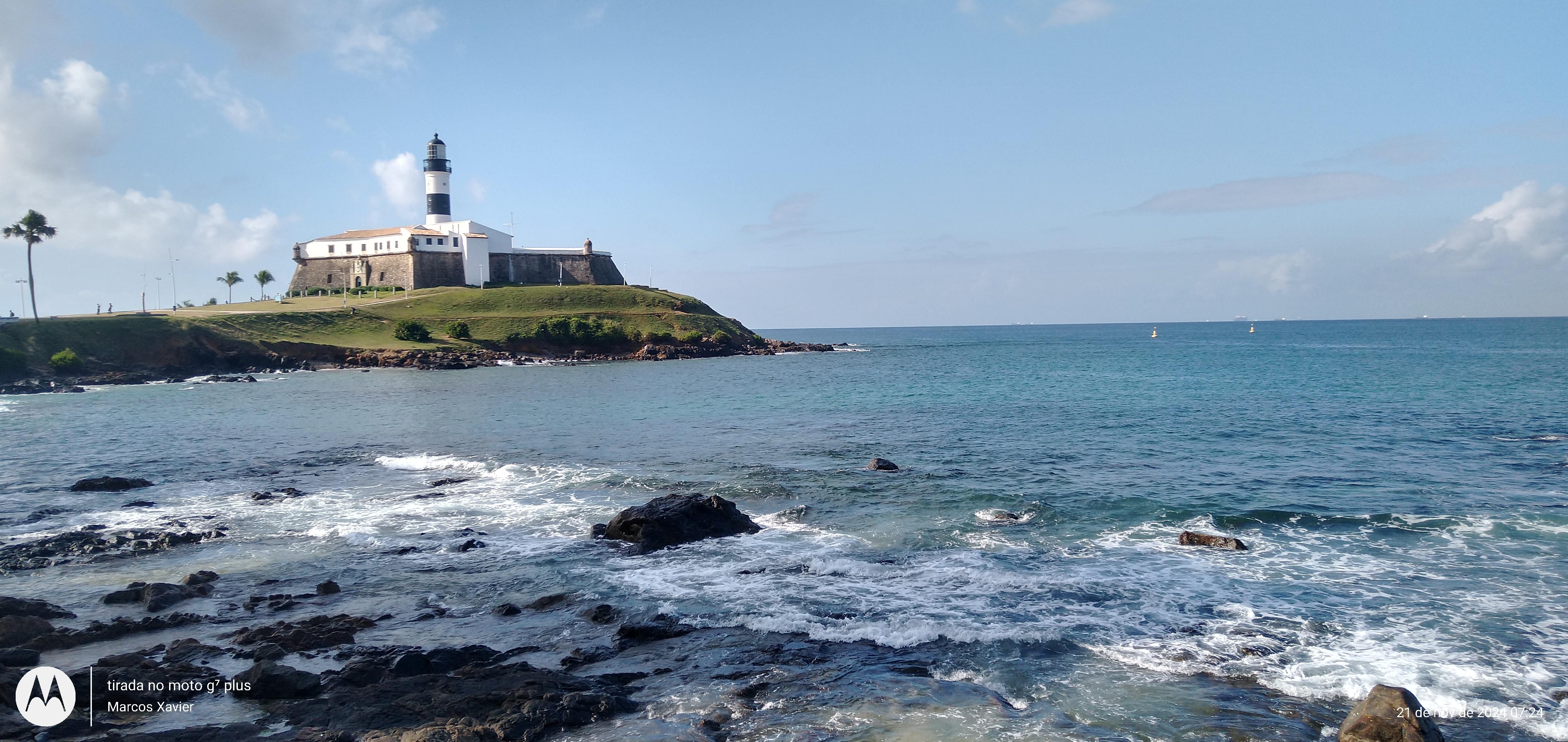 Vista do Farol, visto do Forte de Santa Maria.