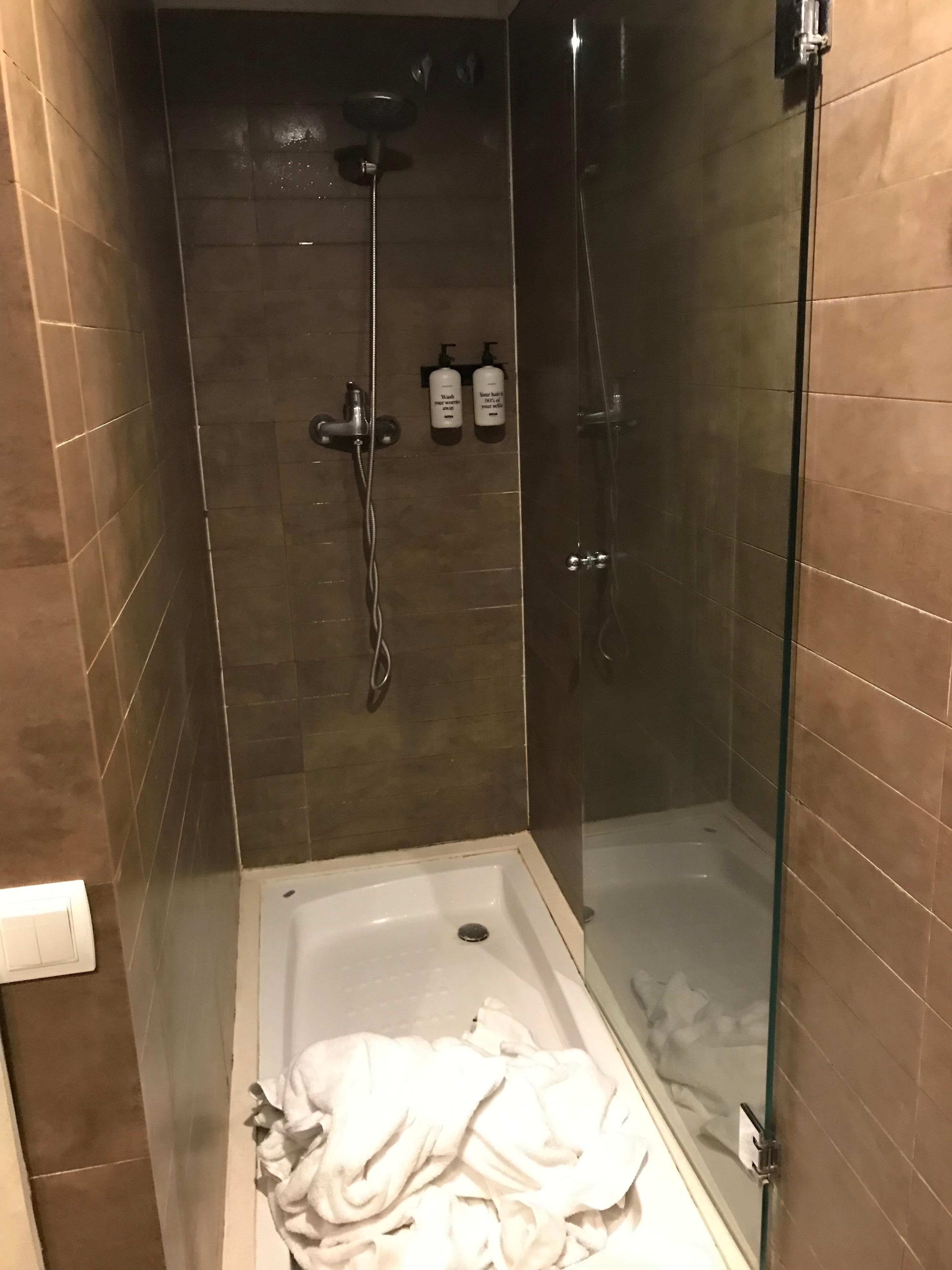 Bathroom/shower