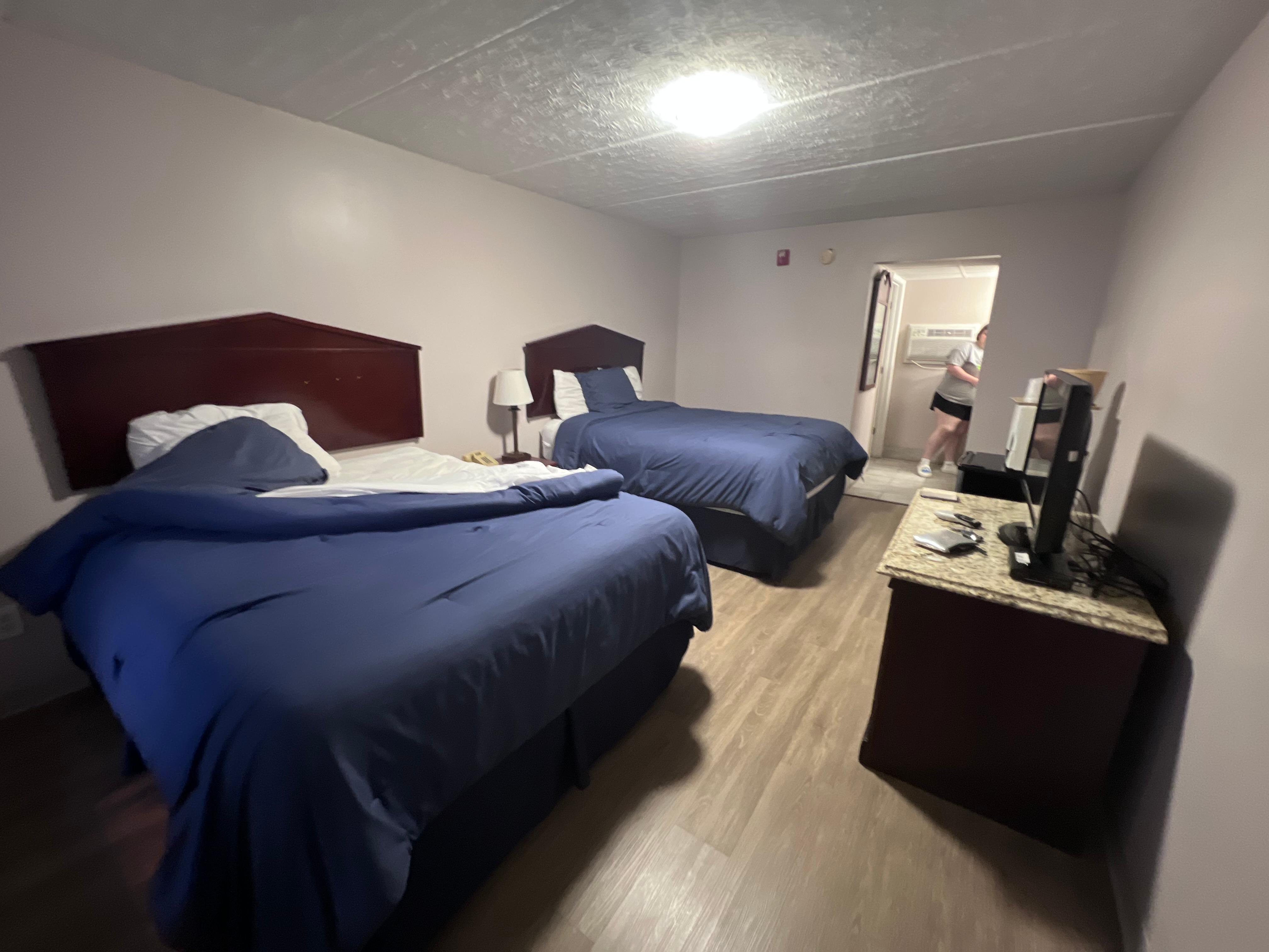 The 2 queen beds