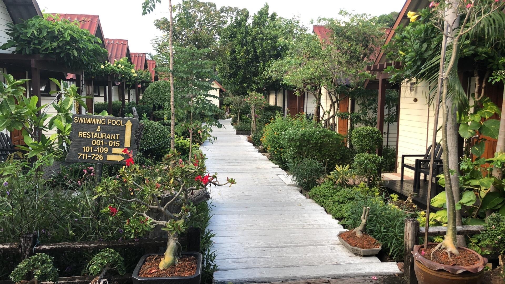 Fine gangveier til bungalowene. 