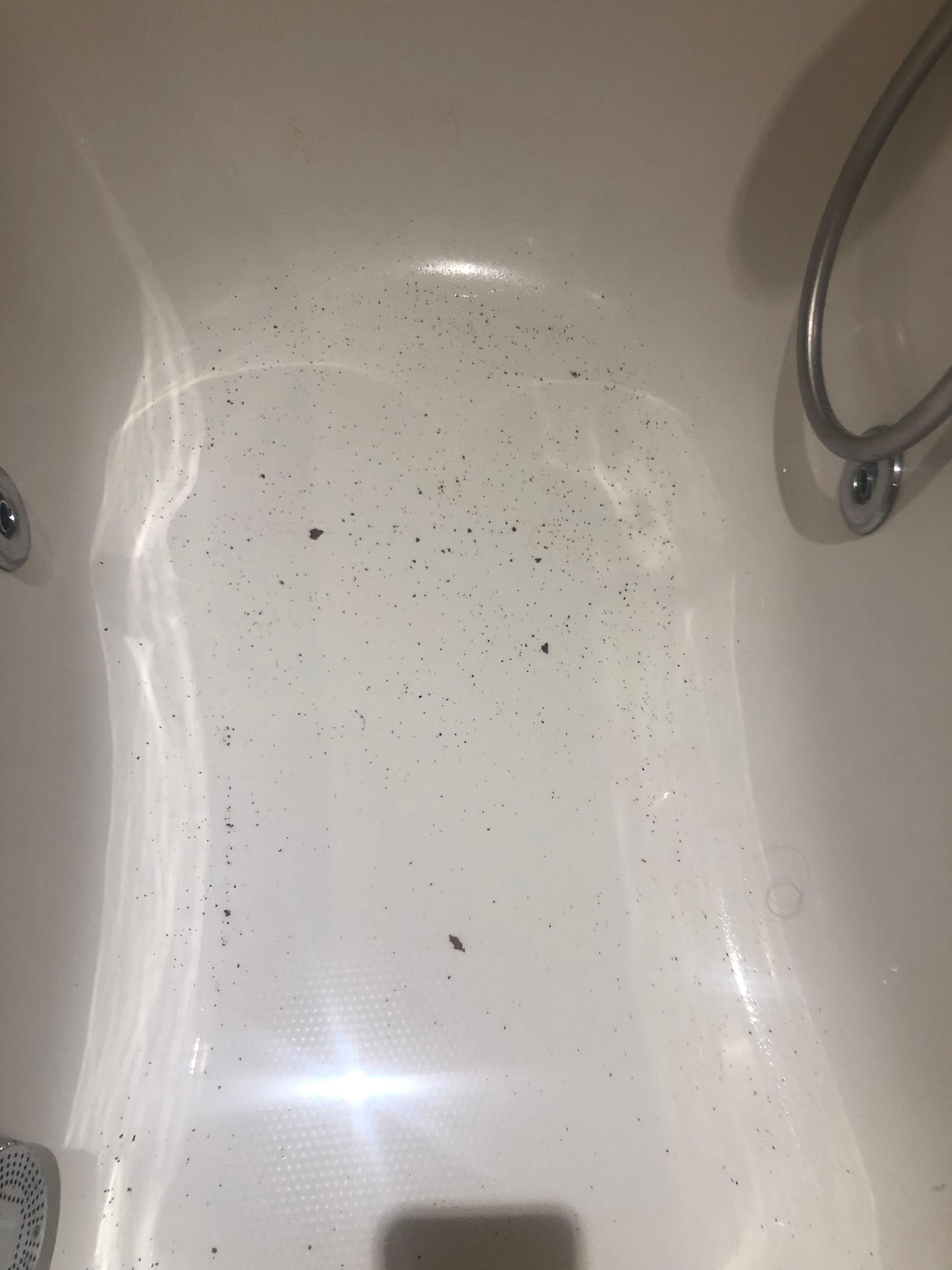 Dette kom ut fra dysene i badekaret