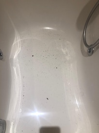 Dette kom ut fra dysene i badekaret