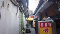 ホテル目の前の路地
