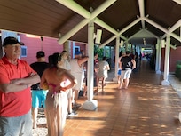 50 minute queue at 7.00 a.m. to reserve an a la carte restaurant