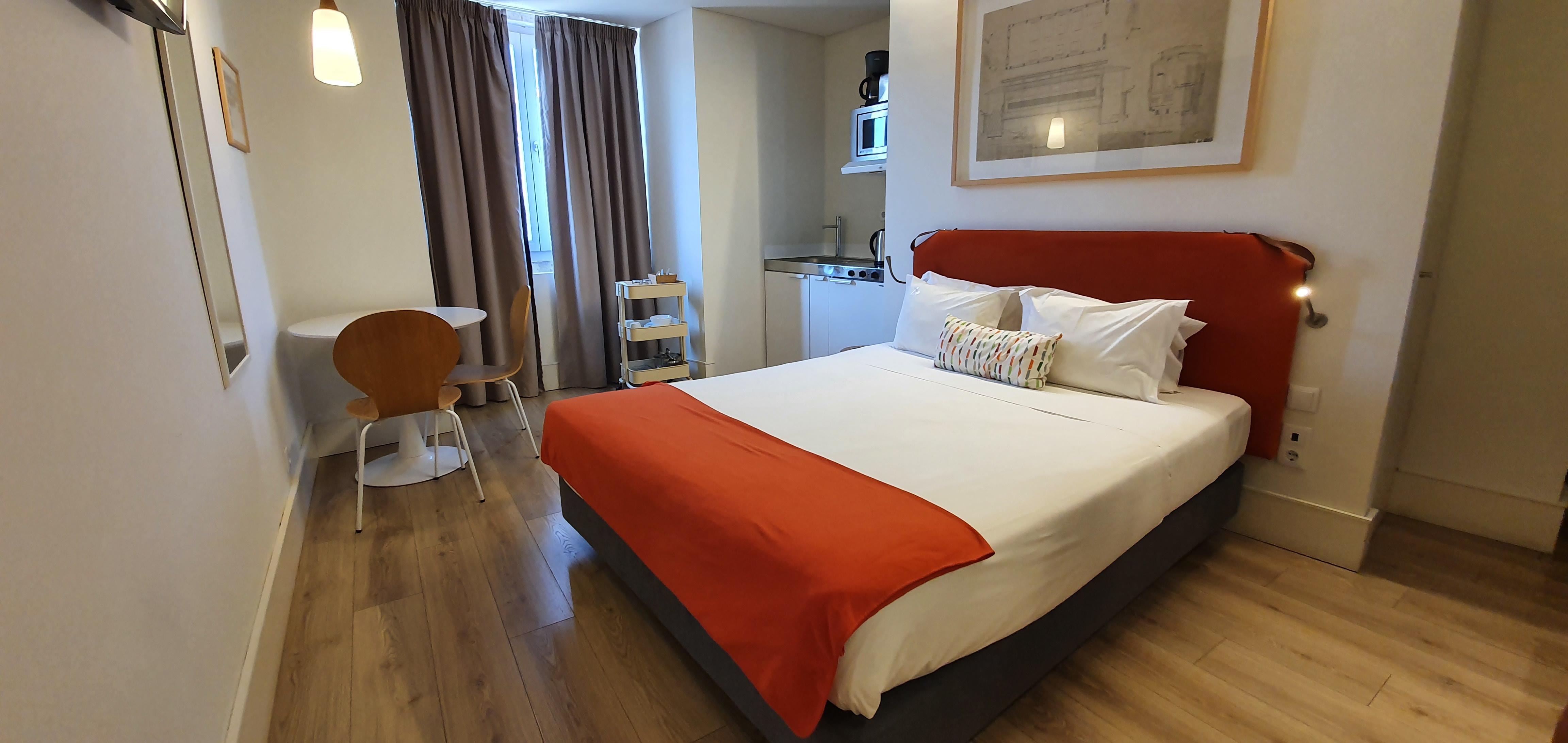 床大舒適乾淨有廚房