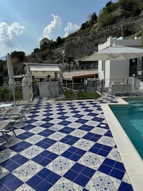 Poolbar