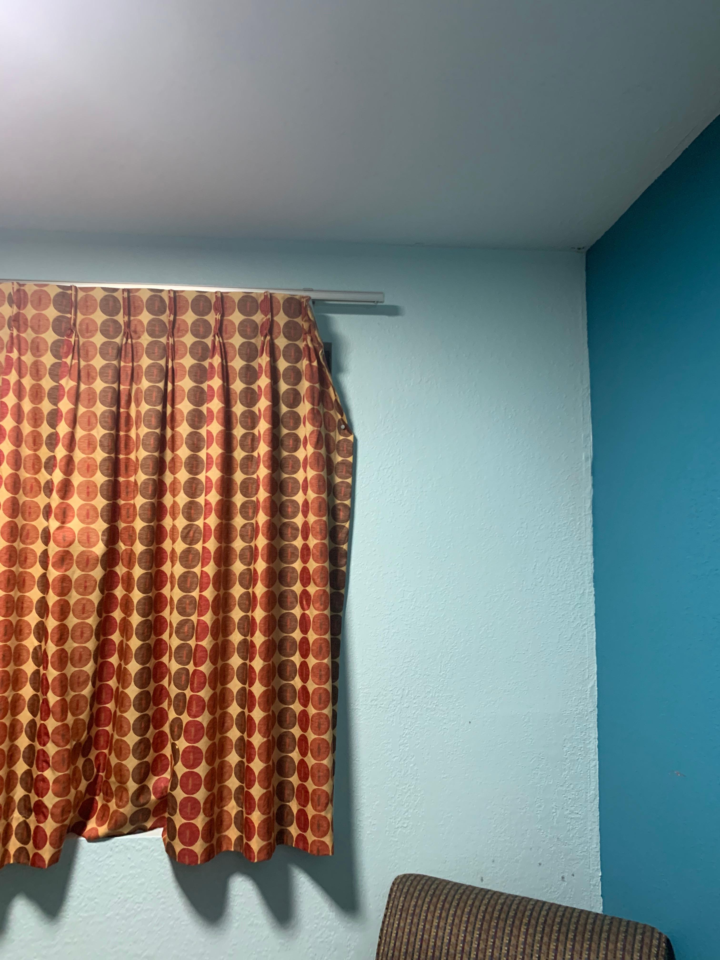 Unmatching curtains 