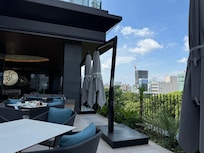 テラスで朝食を