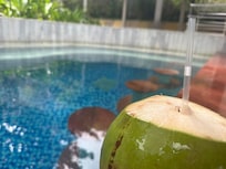 Pool bar