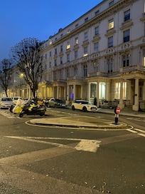 La rue de lâhĂŽtel