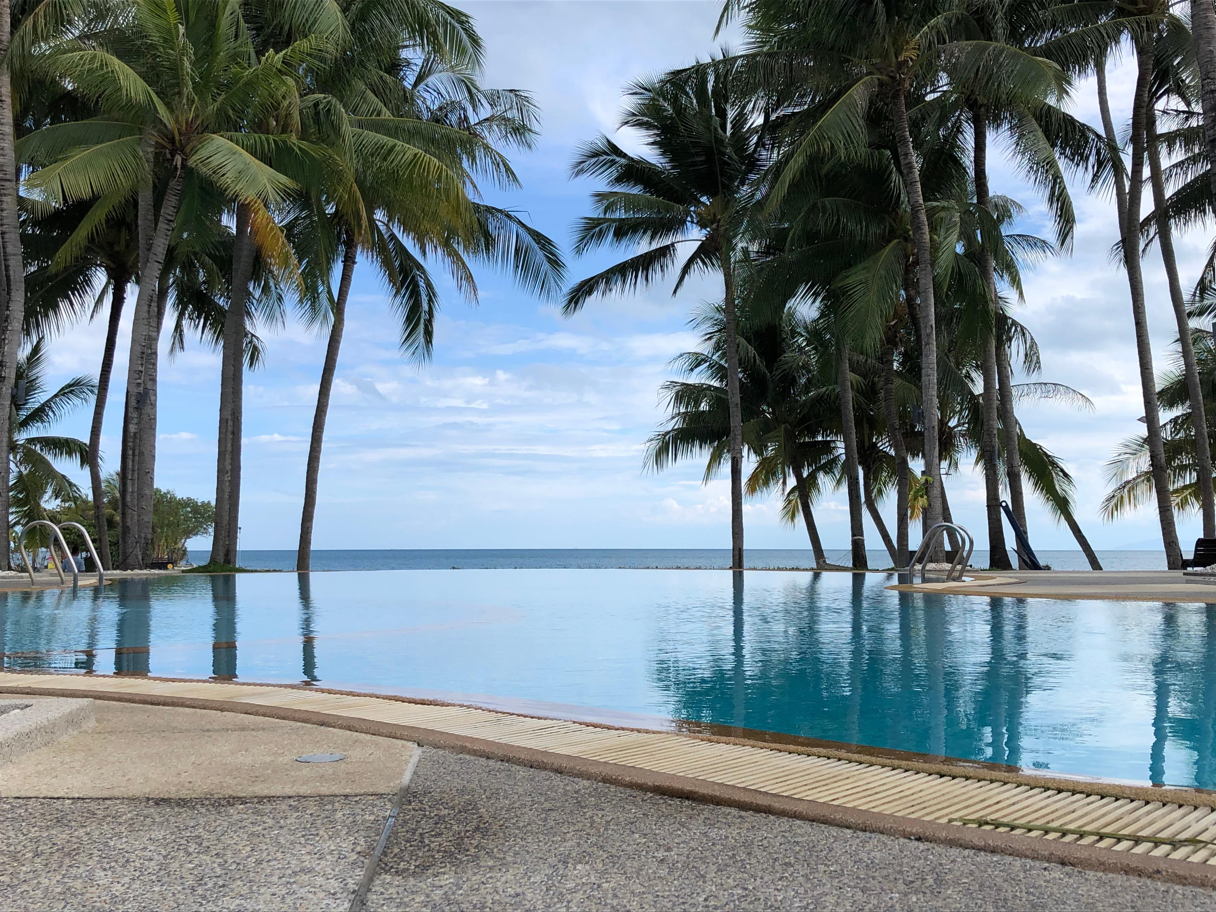 Pool ved stranden