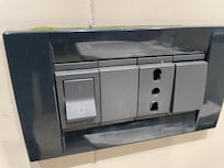 Presa bagno guasta.. perché hanno il phon con la spina tedesca..
