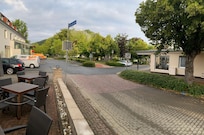 Uden for hotellet