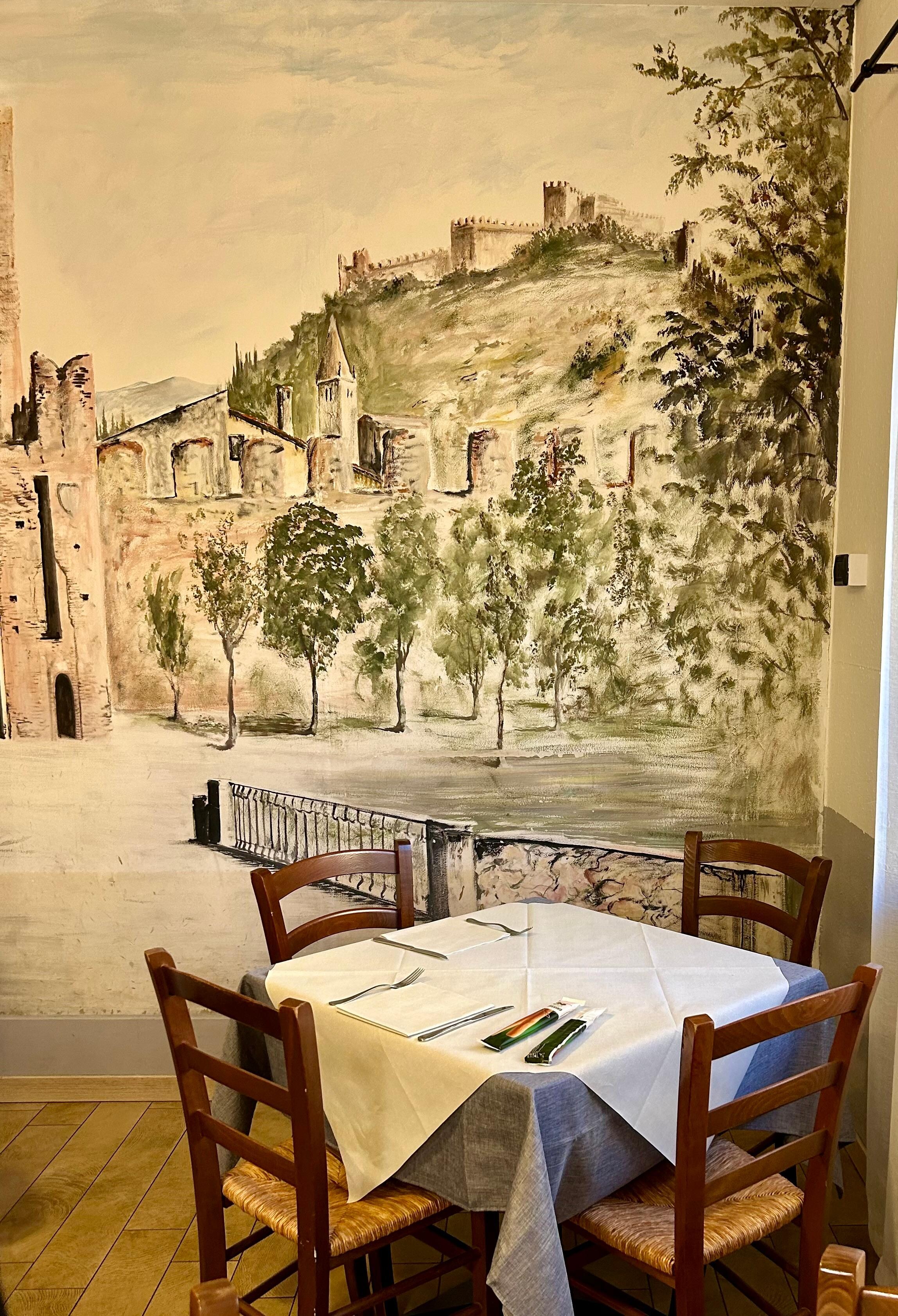 Pizzaria perto do hotel atravessa a rua