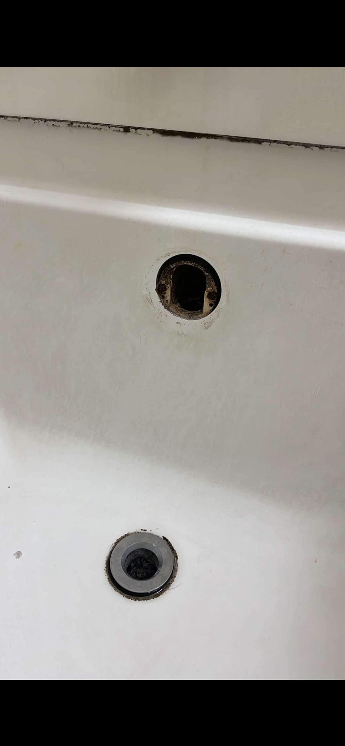 Hole in the bathtub