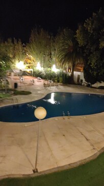 Sicht von Zimmer auf den Pool