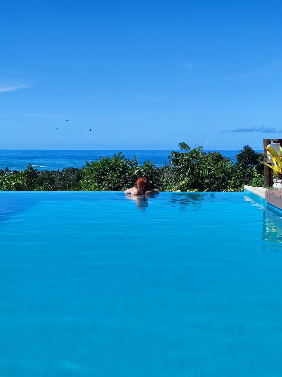 Piscina de borda infinita