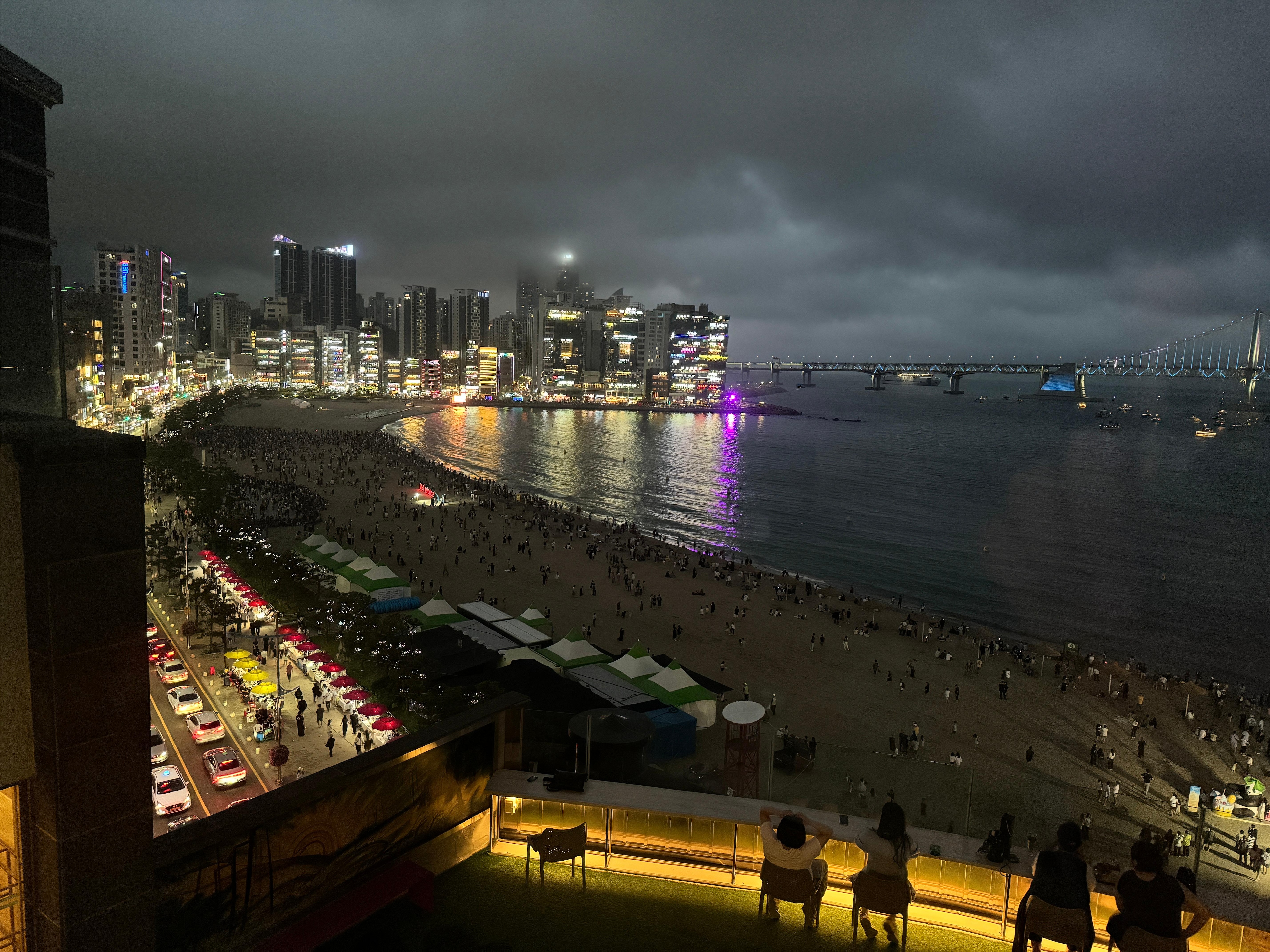 部屋からの夜景もキレイ
