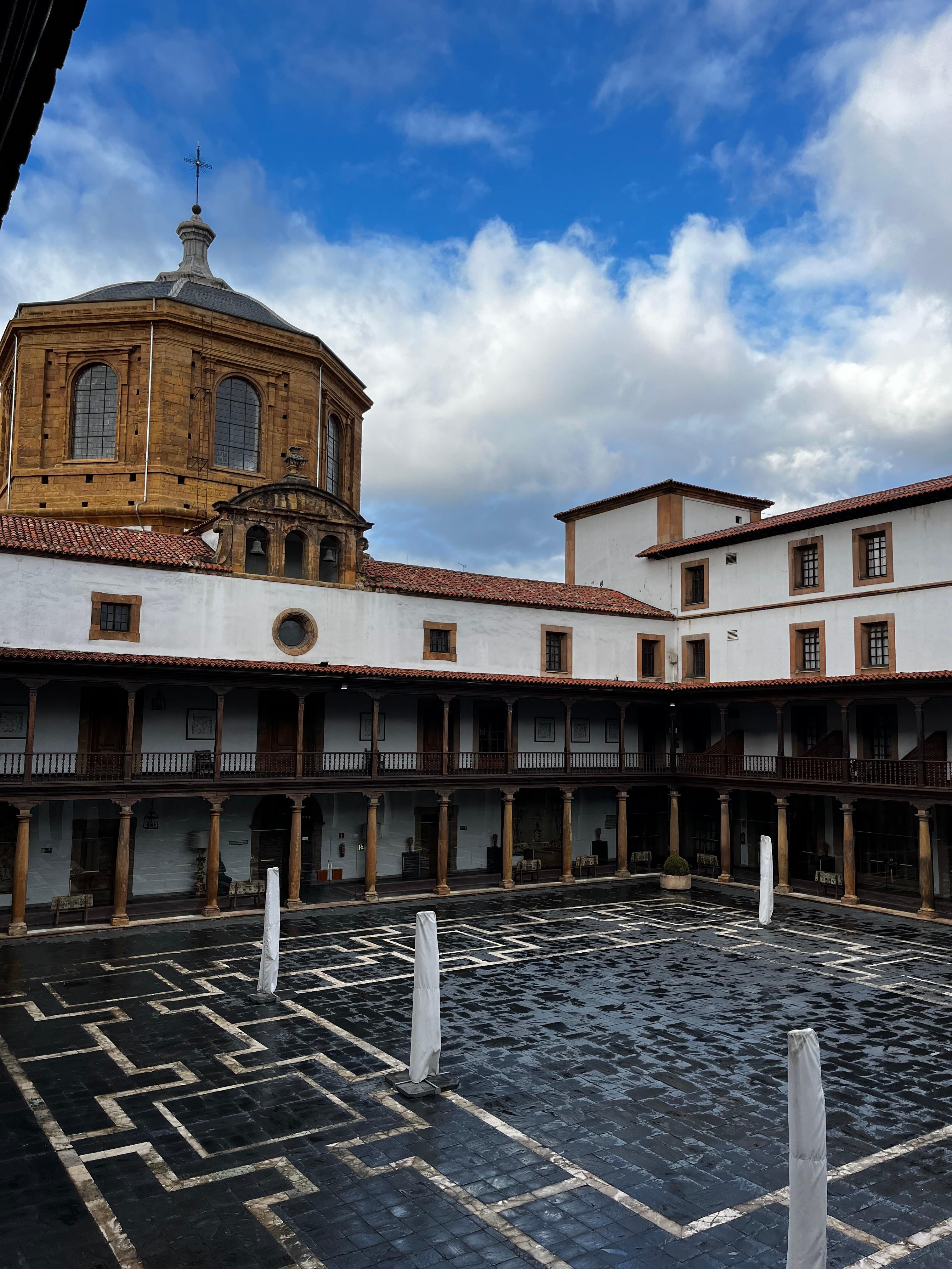 A view from our room to the inner courtyard 